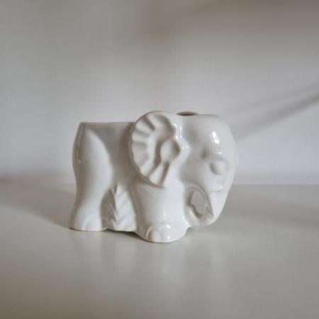 Porcelán Elefánt Kaspó?