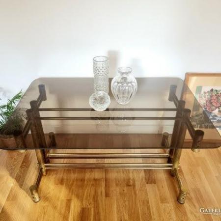 Iparművészeti réz asztal apartman