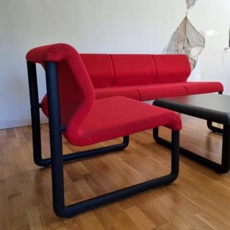 Piros posztmodern ülőgarnitúra
