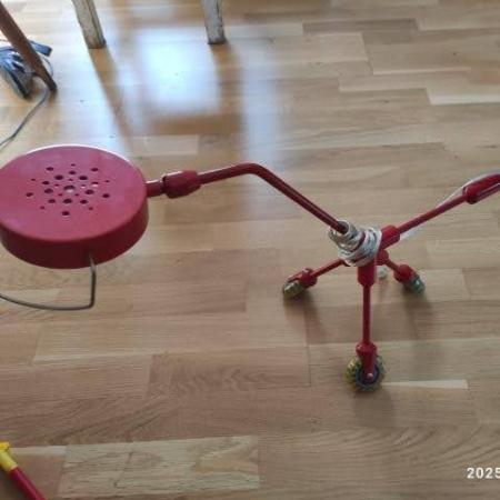 Piros Kutya Ikea Tripod Lámpa