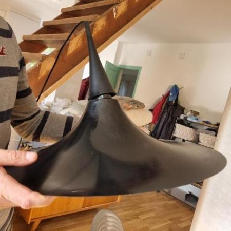 Fekete Massive Trombita Lámpa